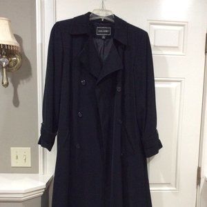 Women’s Black Rain Coat.  Size 6.
